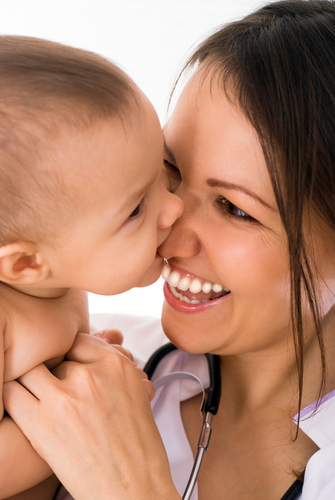 smiling_mum_with_baby